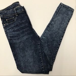 Dark blue washed jean